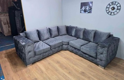Large grey corner sofa - large,
